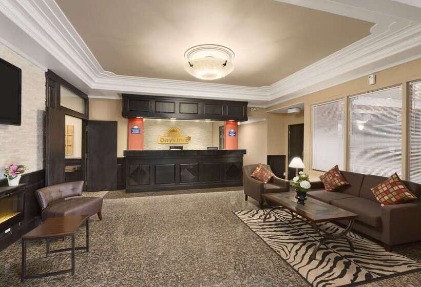 هتل Days Inn By Wyndham Terrace