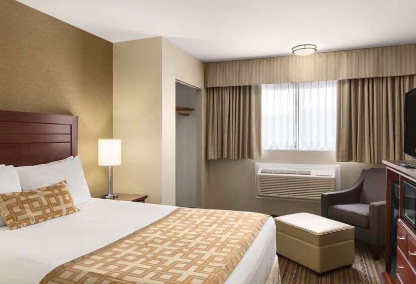 هتل Days Inn By Wyndham Terrace