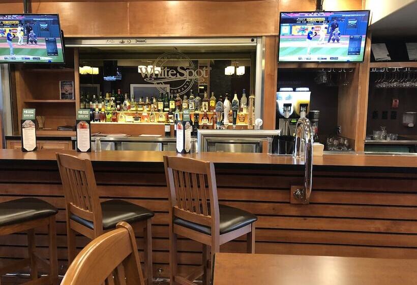 هتل Days Inn By Wyndham Terrace