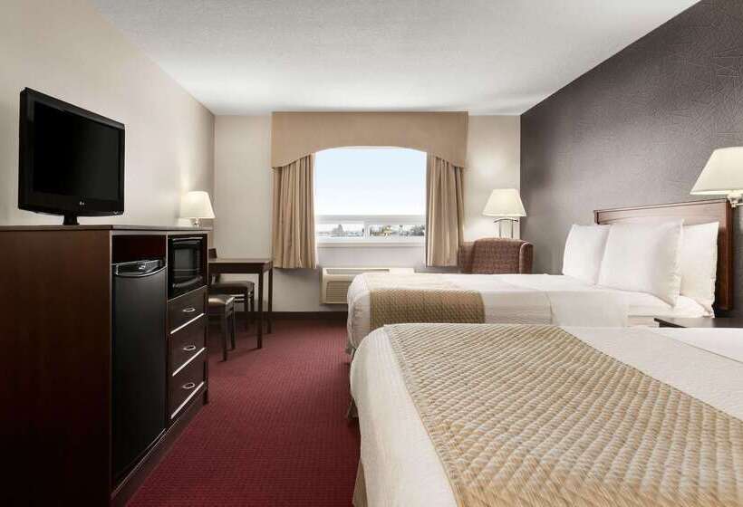 فندق Days Inn & Suites By Wyndham Brandon
