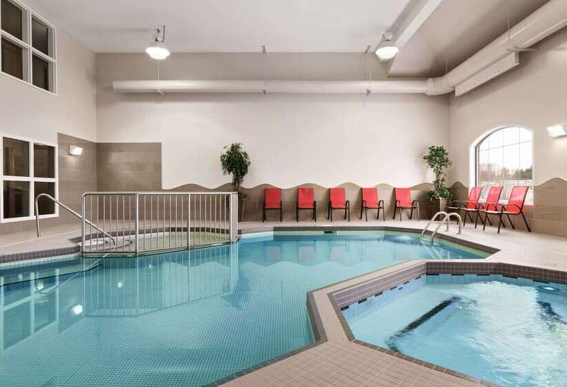 فندق Days Inn & Suites By Wyndham Brandon