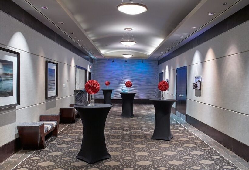 Delta Hotels By Marriott Edmonton Centre Suites