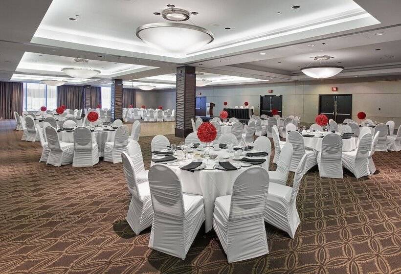 Delta Hotels By Marriott Edmonton Centre Suites