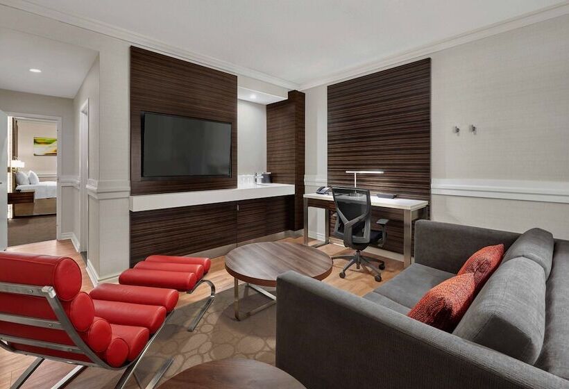 Delta Hotels By Marriott Edmonton Centre Suites