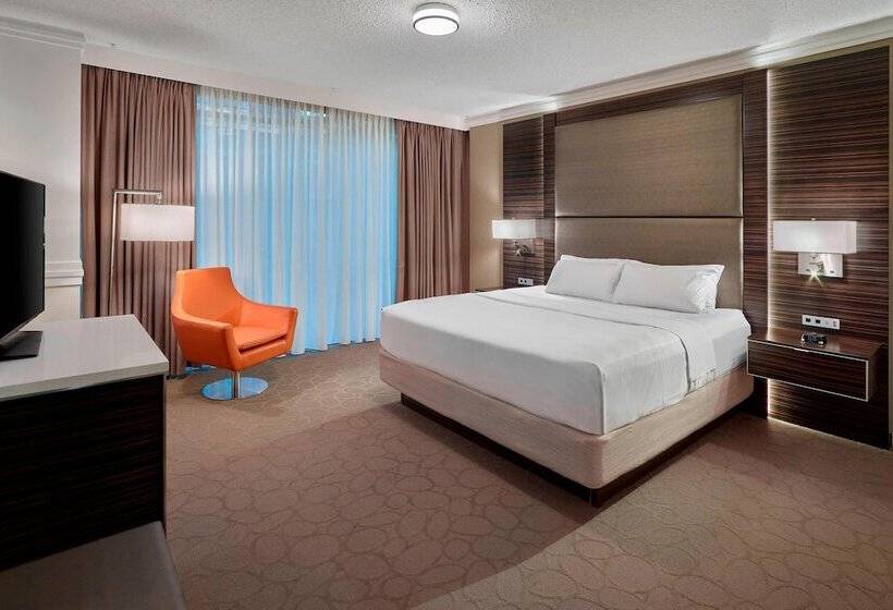 Delta Hotels By Marriott Edmonton Centre Suites