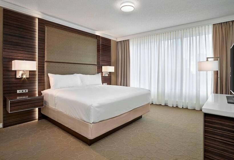 Delta Hotels By Marriott Edmonton Centre Suites