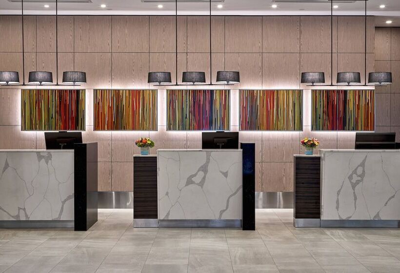 Delta Hotels By Marriott Edmonton Centre Suites