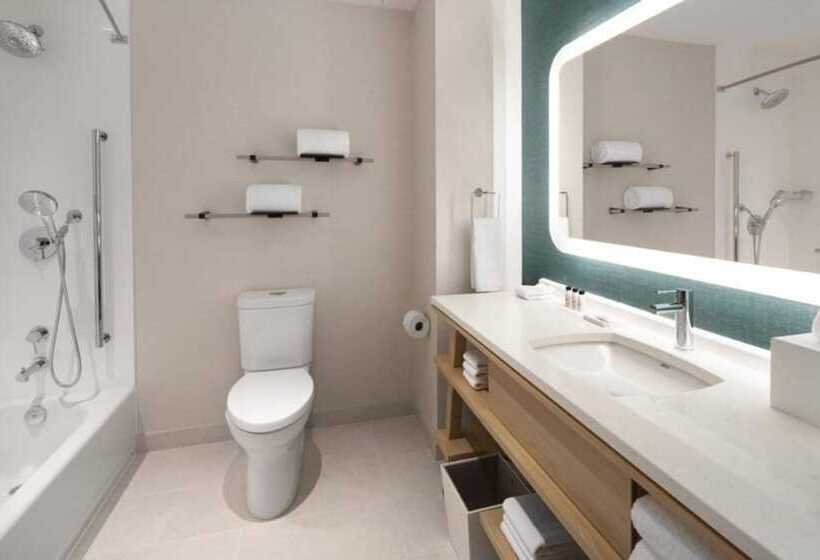 Delta Hotels By Marriott Vancouver Delta