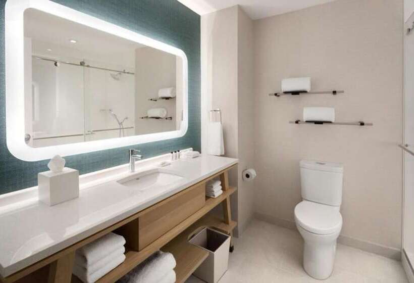 Delta Hotels By Marriott Vancouver Delta