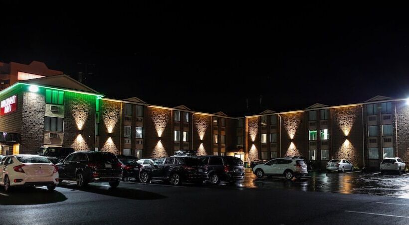 فندق Diplomat Inn