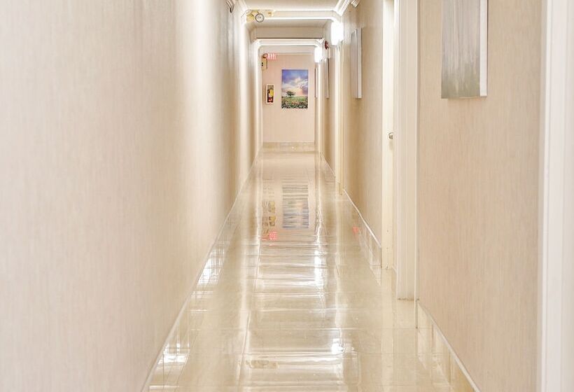 فندق Diplomat Inn