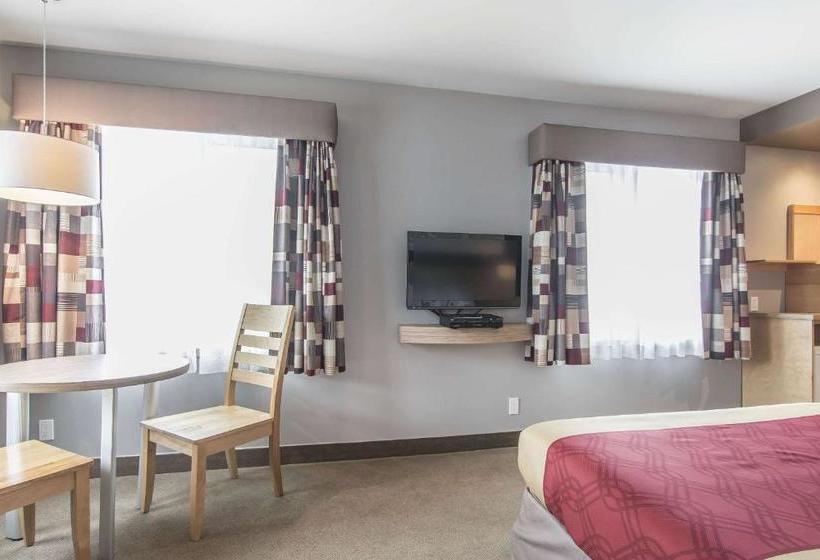 Отель Econo Lodge La Malbaie