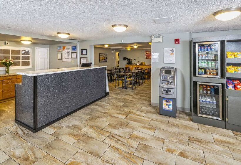 فندق Econo Lodge Miramichi