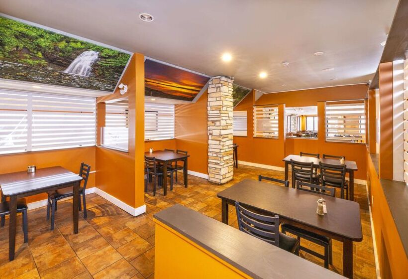 فندق Econo Lodge Miramichi