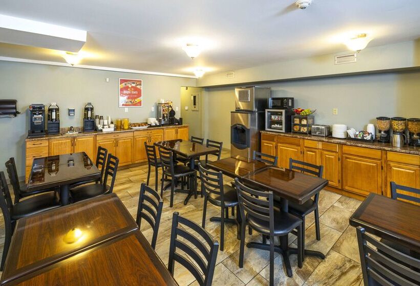 فندق Econo Lodge Miramichi