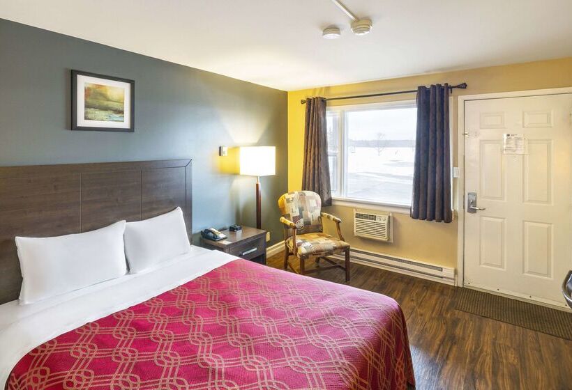 فندق Econo Lodge Miramichi