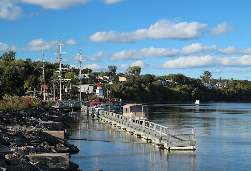 فندق Econo Lodge Miramichi