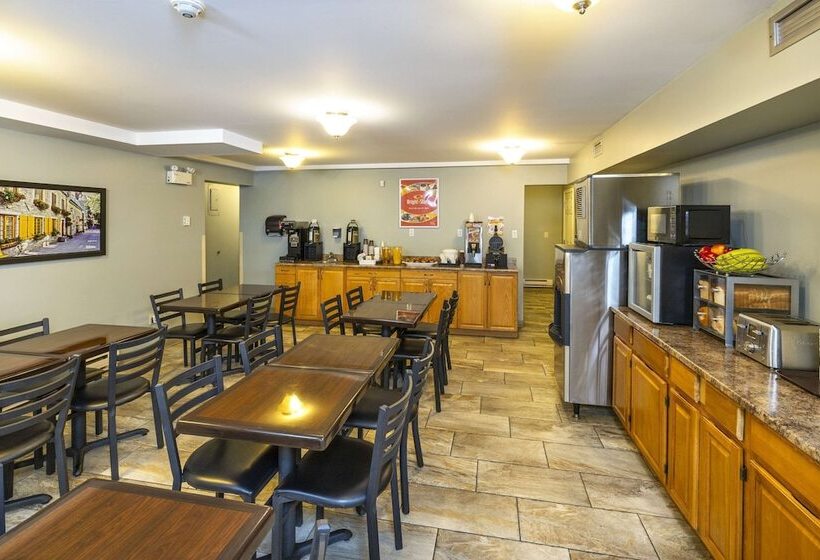 فندق Econo Lodge Miramichi