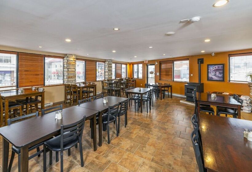 فندق Econo Lodge Miramichi