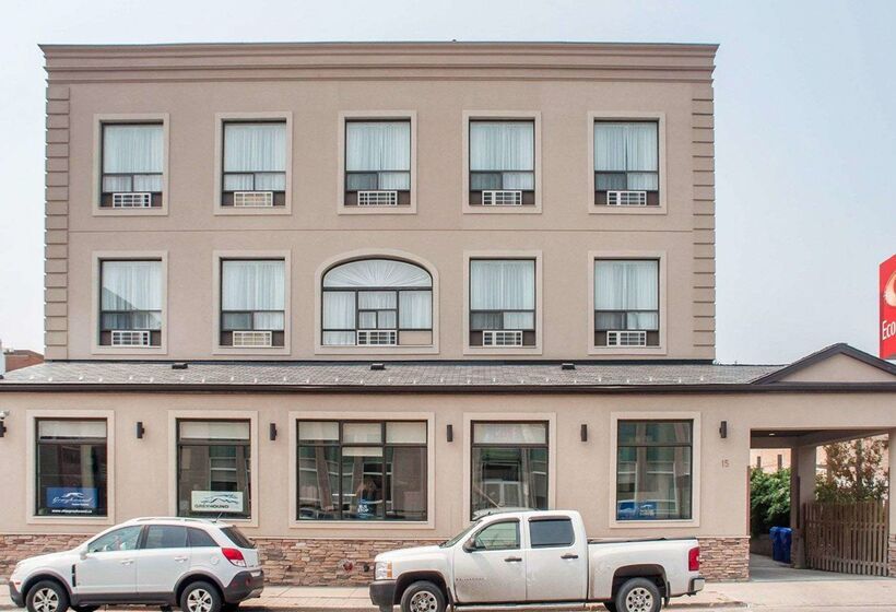 فندق Woodstock Inn And Suites