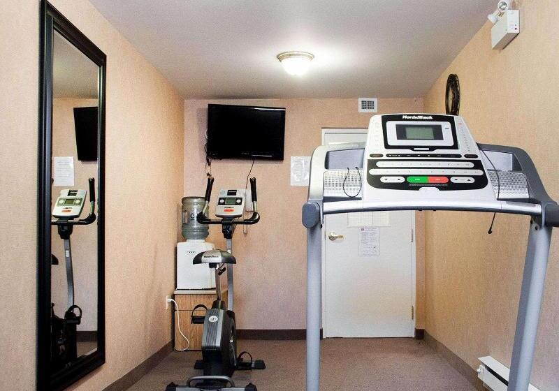 فندق Woodstock Inn And Suites