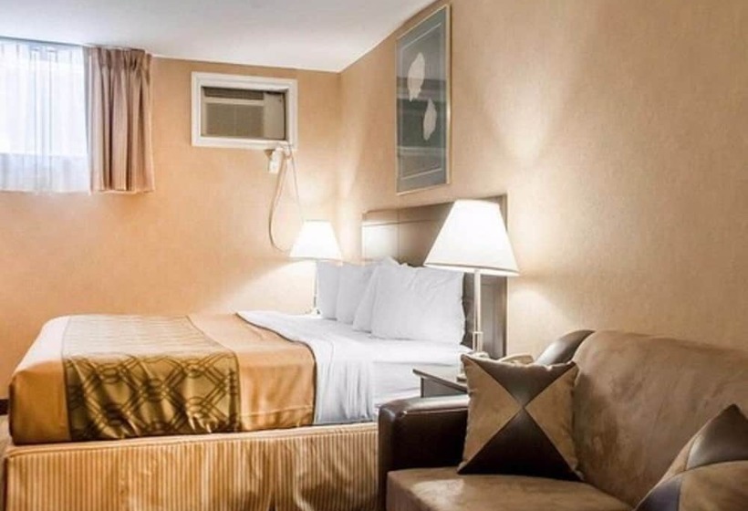 فندق Woodstock Inn And Suites