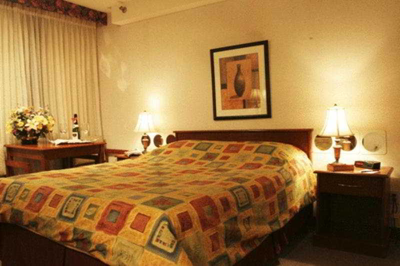 ホテル Executive Inn Express Richmond