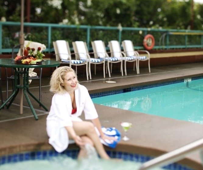 Executive Suites Hotel & Conference Center, Metro Vancouver