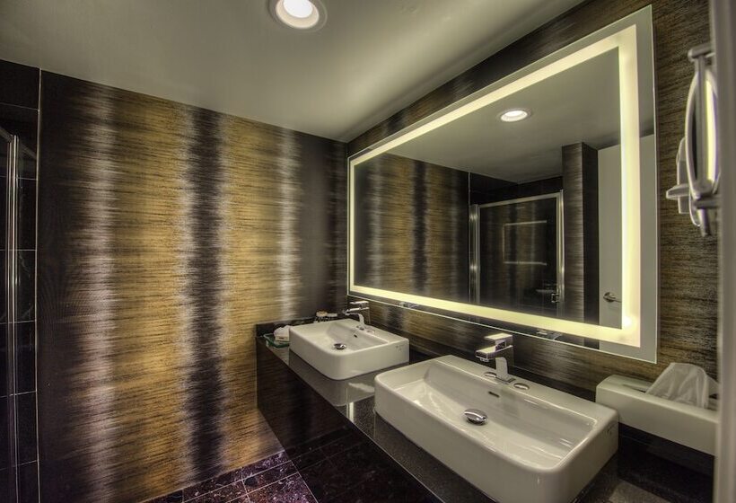 Executive Suites Hotel & Conference Center, Metro Vancouver