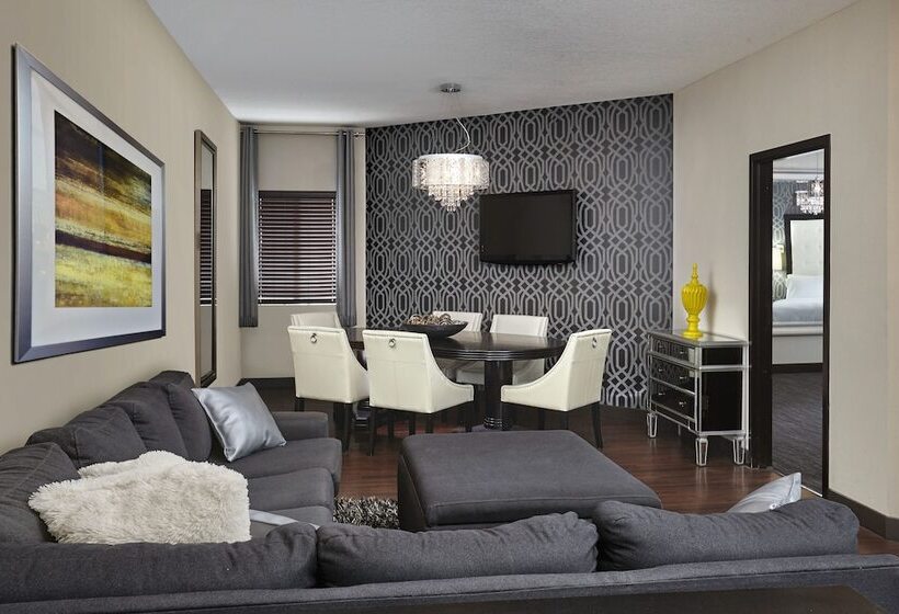 Four Points By Sheraton Hotel & Suites Calgary West