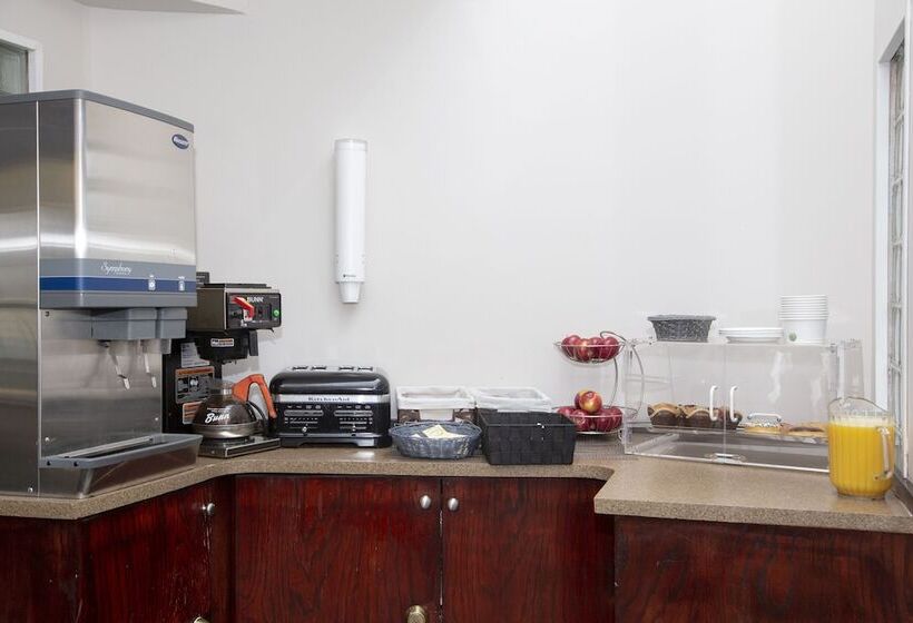 בית מלון כפרי Happy Day Inn