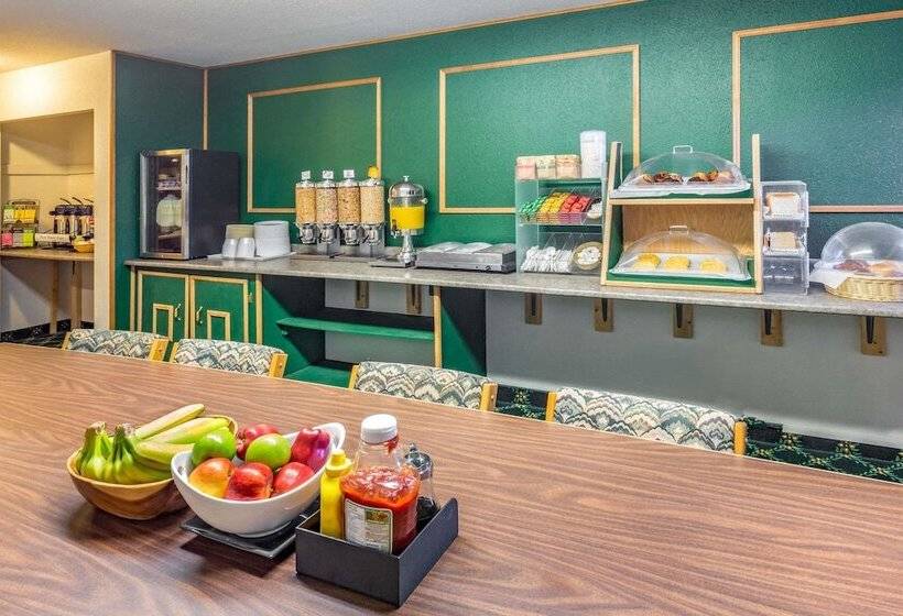 בית מלון כפרי Howard Johnson By Wyndham Fort St. John