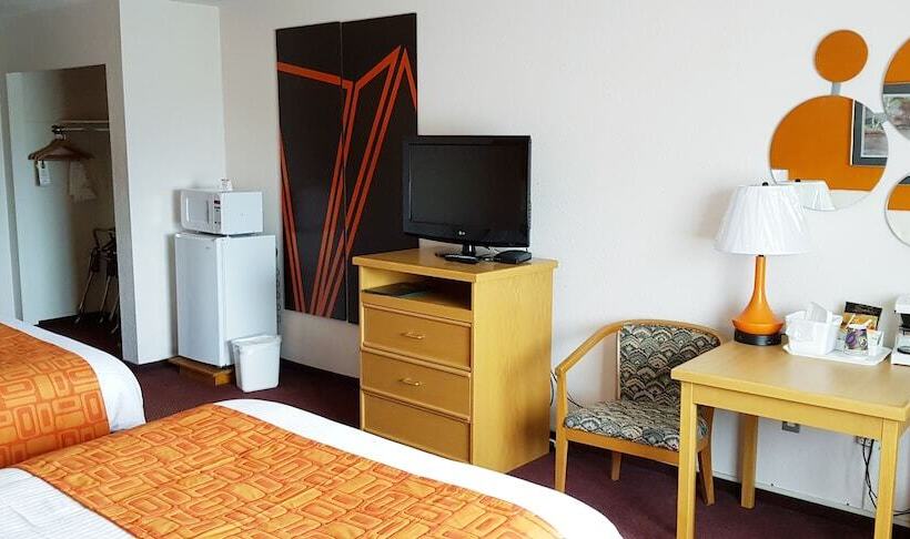 בית מלון כפרי Howard Johnson By Wyndham Fort St. John