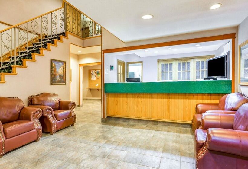 בית מלון כפרי Howard Johnson By Wyndham Fort St. John