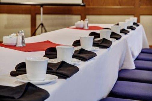 בית מלון כפרי Days Inn By Wyndham Drayton Valley