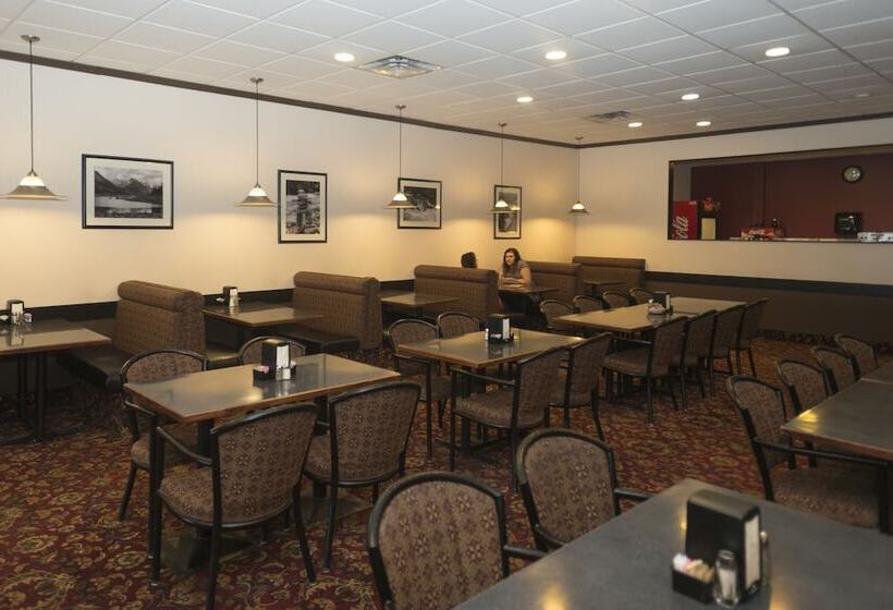 בית מלון כפרי Days Inn By Wyndham Drayton Valley