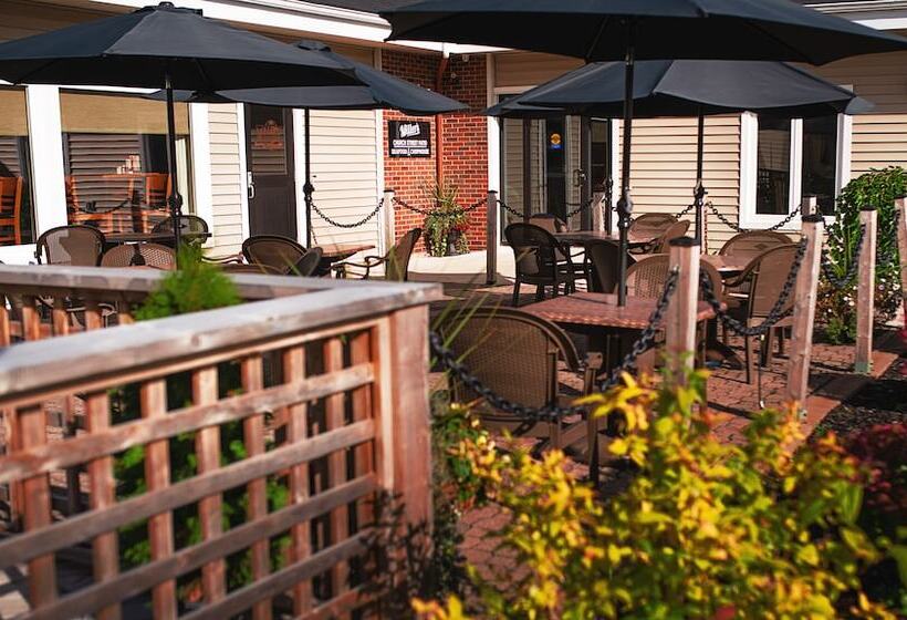 فندق Maritime Inn Port Hawkesbury