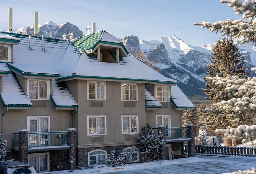 호텔 Pocaterra Inn & Waterslide