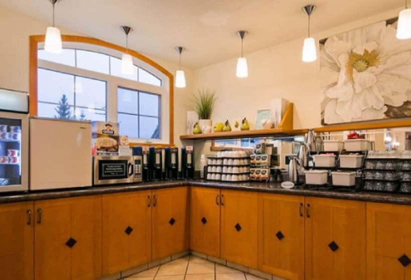 호텔 Pocaterra Inn & Waterslide