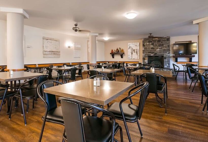 호텔 Pocaterra Inn & Waterslide