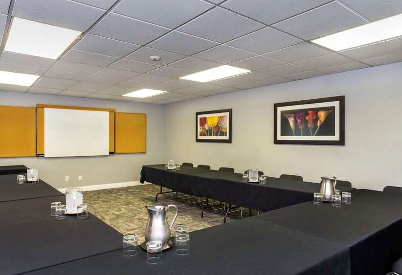 호텔 Quality Inn Downtown Inner Harbour