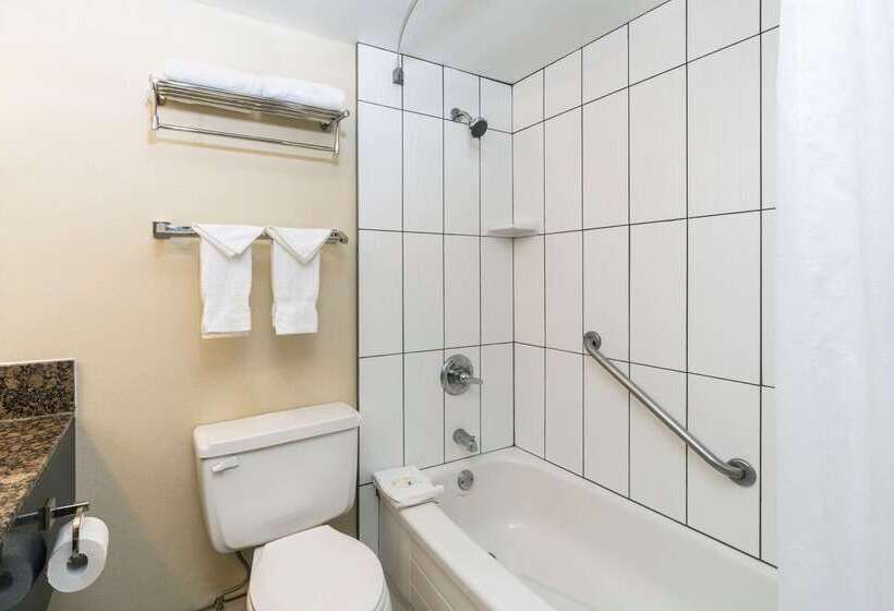 호텔 Quality Inn Downtown Inner Harbour