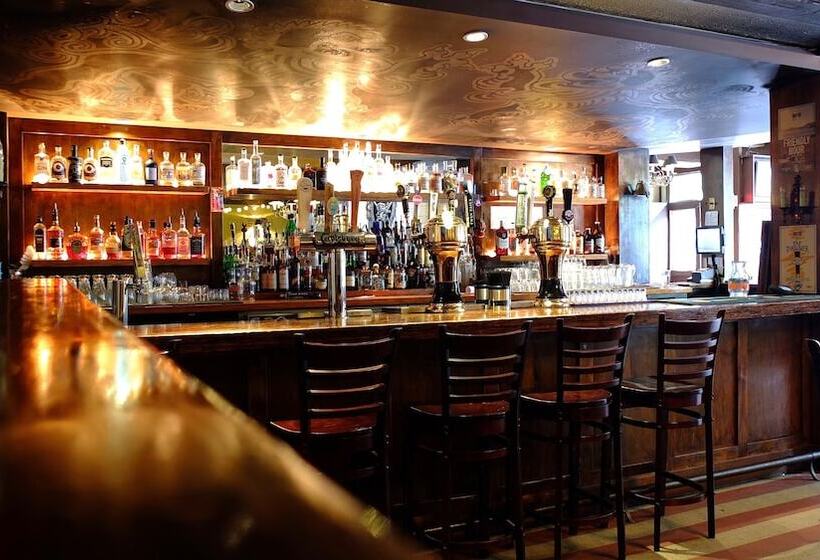 호텔 Quality Inn Downtown Inner Harbour