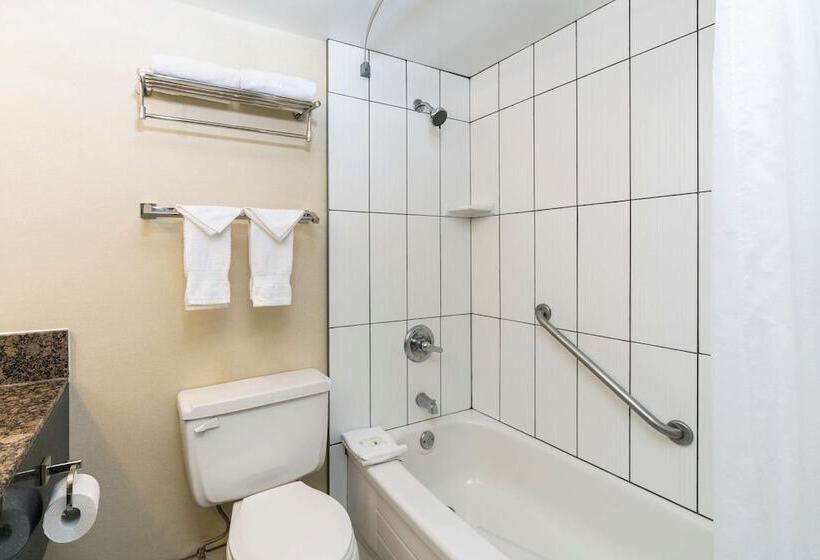 호텔 Quality Inn Downtown Inner Harbour