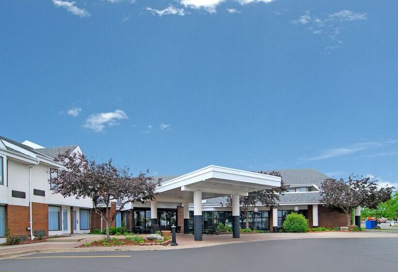 호텔 Quality Inn & Suites