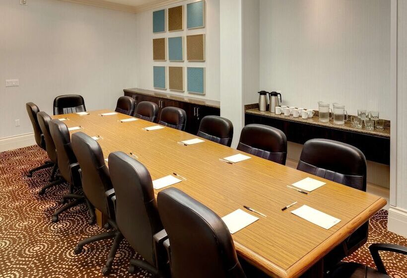 Radisson Hotel & Suites Fallsview