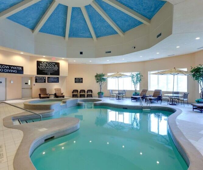 Radisson Hotel & Suites Fallsview