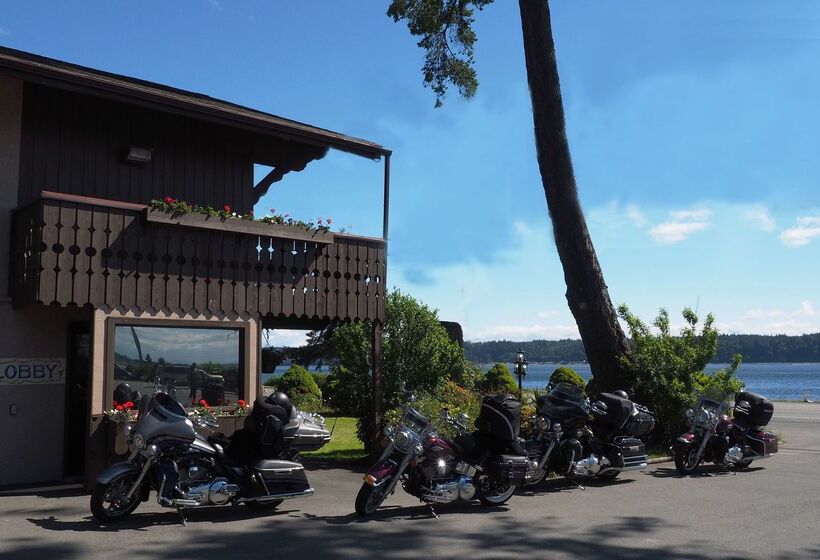 בית מלון כפרי Ramada By Wyndham Campbell River