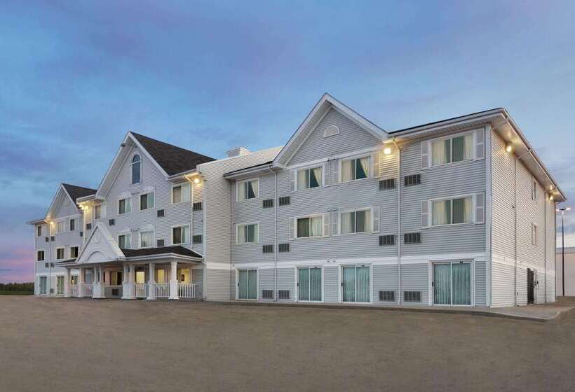 فندق Ramada By Wyndham Miramichi New Brunswick