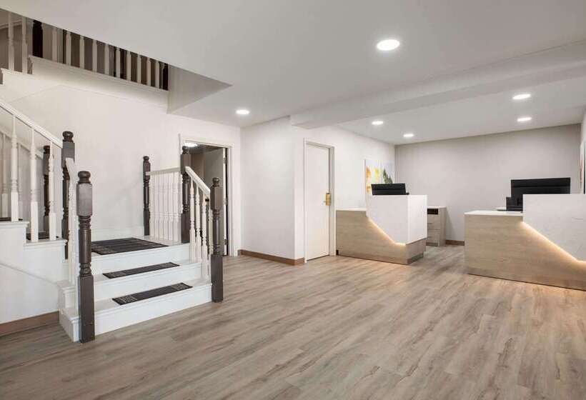 فندق Ramada By Wyndham Miramichi New Brunswick